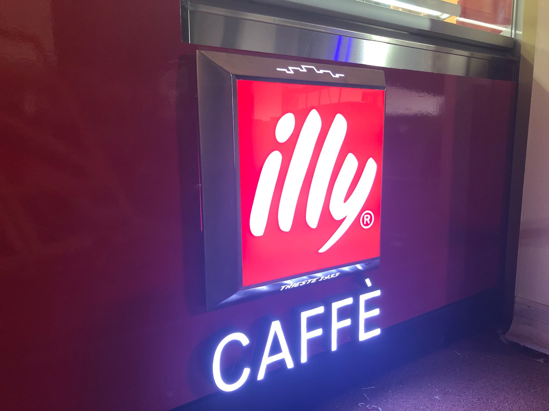 illy Caffè — Illuminated Signage